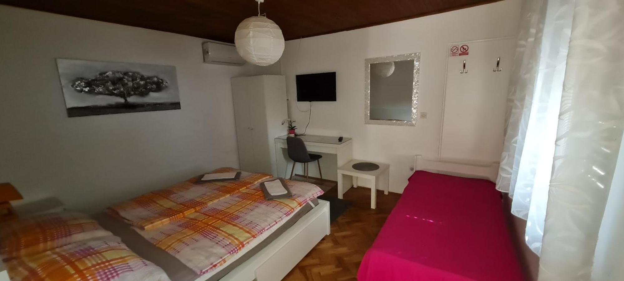 Sobe Zimmer Rooms Nika Tusilovic Eksteriør billede
