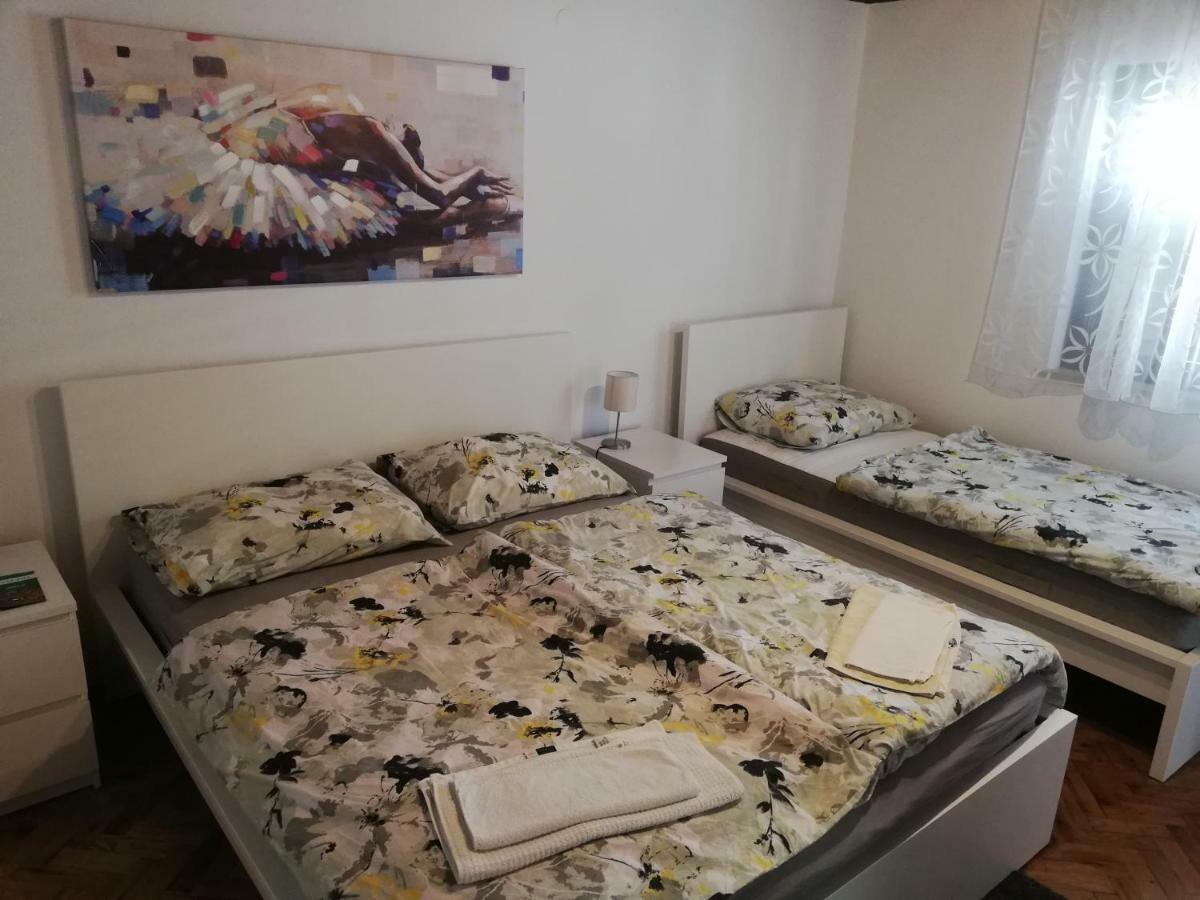 Sobe Zimmer Rooms Nika Tusilovic Eksteriør billede